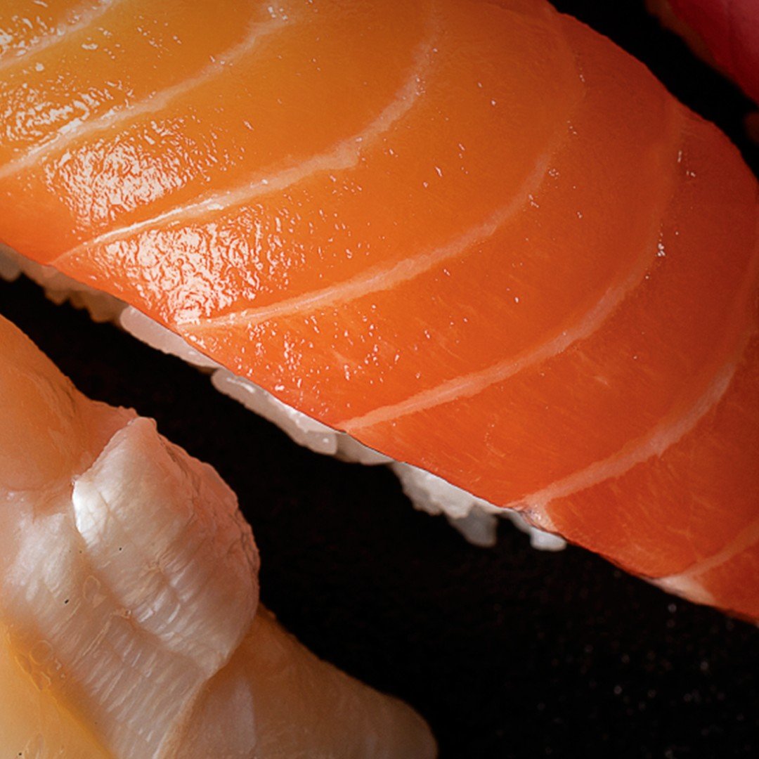 NIGIRI SALMON